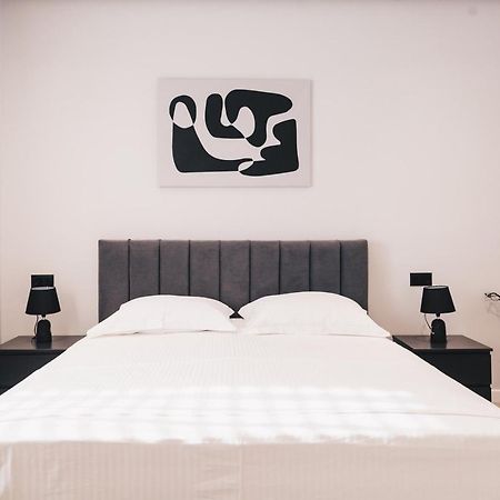 Mono Boutique Apartments Тирана Екстериор снимка